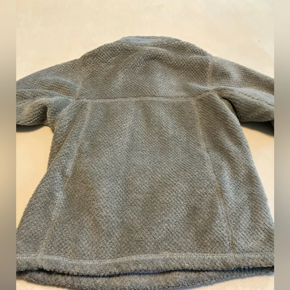 Patagonia Soft Gray Fleece Jacket - Picture 4 of 6